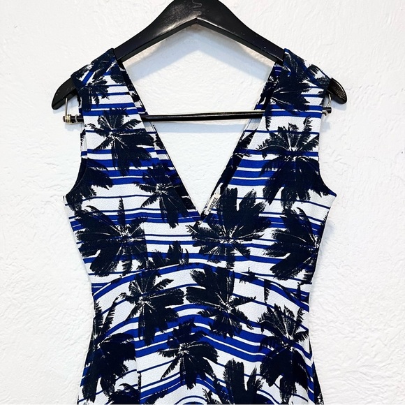 L'AGENCE 2 Dress Black Blue White Floral Palm - Picture 5 of 9